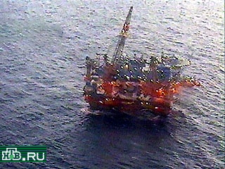 Российские и новержские водолазы сегодня утром вскрыли технолгогическое окно 8 отсека подводной лодки "Курск"