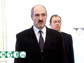 Лукашенко обвинил двух скрывшихся за границей бывших членов своей команды в воровстве