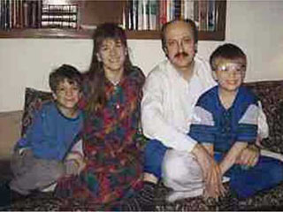 Один из арестованных талибами сотрудников "Шелтер нау", Джордж Таубман, со своей семьей