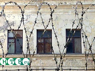 18 человек отравились хлором на востоке Москвы.  Как выяснилось позже, пострадавшие оказались заключенными Пресненской тюрьмы, где была проведена санитарная обработка камер