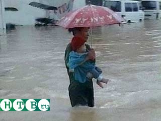 Число жертв наводнений на севере Таиланда превысило 100 человек