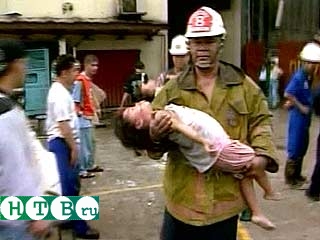Филиппинские власти разыскивают владельца отеля, в котором произошел пожар, унесший 78 жизней