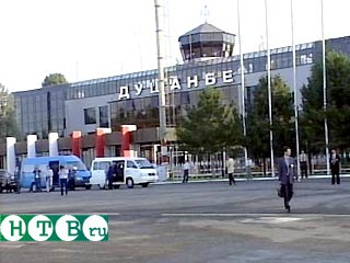 МИД Таджикистана опроверг утверждения некоторых зарубежных СМИ о присутствии в Душанбе военных из США, готовящих операцию против международного террориста Усамы бен Ладена