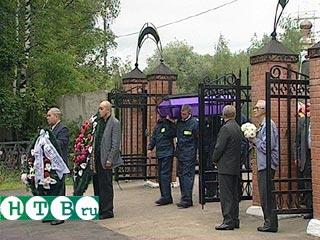 В Москве на Даниловском кладбище похоронили известного "вора в законе" Нодара Чограши
