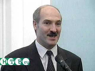 Лукашенко поддерживают не менее 43% белорусских избирателей