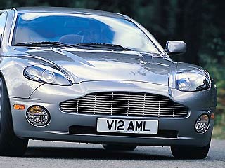 Джеймс Бонд меняет немецкий BMW на британский Aston Martin