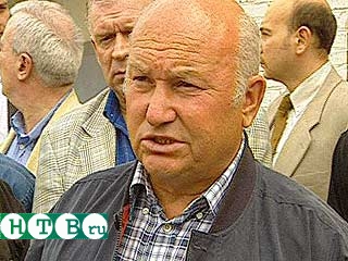 Мэр Москвы Юрий Лужков, находясь в отпуске в Горном Алтае, проложил новый туристический маршрут