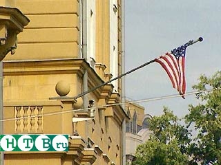 В центре Москвы рядом с американским посольством проходит акция в поддержку Дмитрия Склярова