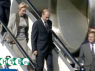 Владимир и Людмила Путины прибыли в резиденцию финского президента "Култаранты" в Турку