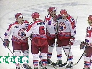 "Локомотив" выигрывает хоккейный турнир памяти Ромазана