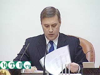 Касьянов подписал указ об изменении таможенных пошлин, не разобравшись, и в Белом доме начался переполох.