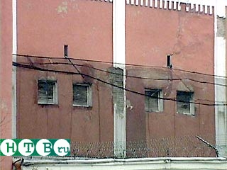 Трое заключенных сбежали из московского следственного изолятора N 2, известного как Бутырская тюрьма