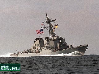 Поврежденный взрывом в порту Адена американский эсминец Cole будет погружен в плавучий сухой док "Блю Мэрлин" для доставки в США