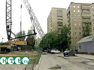 На северо-западе Москвы рухнул башенный кран - шесть человек пострадали