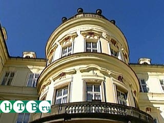 В Чехии разгорается скандал, связанный с договором об аренде комплекса "Чешский дом" в Москве