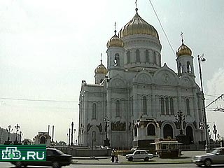 В Москве сегодня состоится панихида по погибшим в авиакатастрофе ИЛ-18, разбившегося под Батуми. Служба состоится в часовне при храме Христа Спасителя