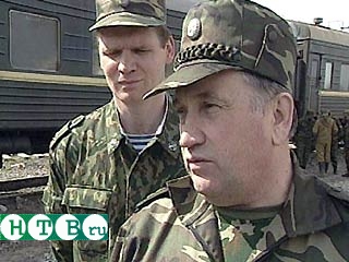 Командующий ОГВ Валерий Баранов сообщил, что в результате катастрофы вертолета Ми-8 в Чечне сегодня погибли два генерала и восемь полковников Генерального штаба