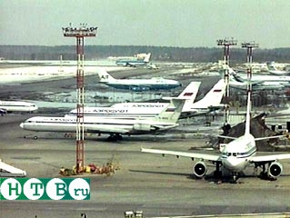 В связи с терактами в США во всех аэропортах Москвы действуют повышенные меры безопасности