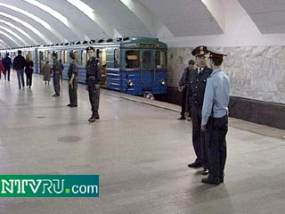 Московский метрополитен работает в обычном режиме, несмотря на сообщения о якобы заложенных взрывных устройствах на трех станциях