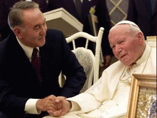 Нурсултан Назарбаев назвал визит Папы Римского "честью для Казахстана"