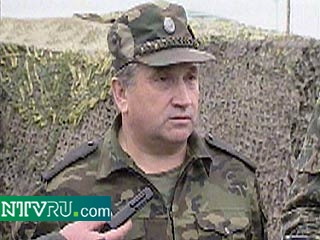 Прекратить бессмысленное сопротивление и вернуться к мирной жизни потребовал от чеченских боевиков командующий Объединенной группировкой федеральных сил на Северном Кавказе Валерий Баранов