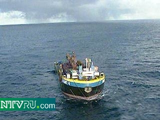Сегодня утром на месте гибели подлодки "Курск" бросит якоря специальная баржа Giant