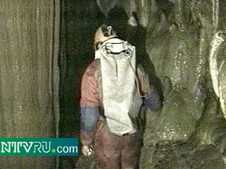 В горах Абхазии в одной из пещер на глубине 1000 м оказалась замурованной группа спелеологов из Красноярска