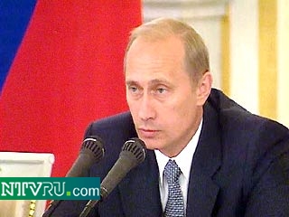 Президент России Владимир Путин отдал распоряжение об отправлении самолета с гуманитарным грузом.