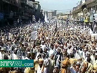 В Исламабаде прошла 10-тысячная демонстрация против американской акции возмездия