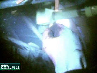 Минувшей ночью российские и норвежские водолазы вырезали технологическое окно в легком корпусе атомохода "Курск" над третьим отсеком