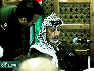 Палестинская национальная администрация официально объявила о реализации договоренности с Израилем о прекращении огня на палестинских территориях и отдала приказ ополчению, участвовавшему в "интифаде", сложить оружие