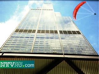 Одна из американских фирм представила на рынке парашюты для прыжков с небоскребов