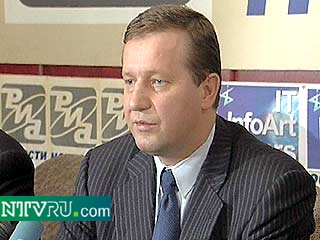 Альфред Кох, подавший в отставку с постов председателя Совета директоров НТВ и главы "Газпром-Медиа", сейчас участвует в формировании консорциума компаний, которые могли бы выкупить принадлежащие "Газпрому" медиа-активы