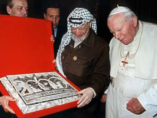 Папа Римский встретился в Ватикане с Ясиром Арафатом