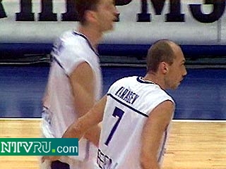 В четвертом туре турнира баскетбольной Евролиги "Урал-Грейт" одержал победу над хорватской "Цибоной" - 85:66