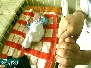 В Тбилиси задержана гражданка России и Канады Ольга Горелик, обвиняемая в незаконном вывозе из Грузии новорожденных детей с целью их продажи за рубежом.