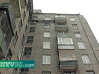 В Великом Новгороде две школьницы спрыгнули с крыши 9-этажного дома