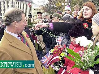 Латвийская школьница, хлестнувшая принца Чарльза гвоздиками, выпущена на свободу