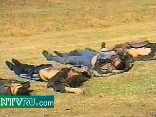 Около 60 чеченских боевиков, воевавших на стороне талибов в Кундузе, отказались сдаться войскам Северного альянса и совершили коллективное самоубийство, утопившись в реке Аму-Дарья