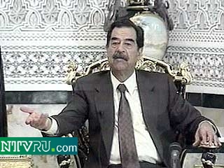 Президент Ирака Саддам Хусейн передает своему младшему сыну Кусаю все большие полномочия