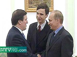 Путин и Робертсон встретятся сегодня в Кремле