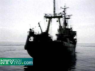 16 российских моряков с затонувшего в Тихом океане судна ждут помощи