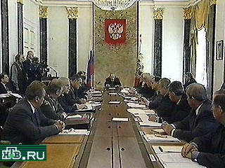 Сегодня в Кремле состоялось заседание Совета Безопасности России, посвященное реформированию силовых структур. Обсуждалась на заседании и военная реформа, хотя масштабы ее реорганизации были определены ранее
