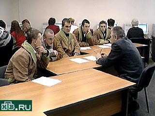 Медики Ростова-на-Дону для реабилитации раненных в Чечне военнослужащих начали применять новую программу. По замыслу врачей, вернуться к нормальной жизни солдатам могут помочь занятия по информатике