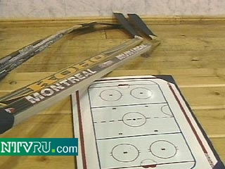 В последнем матче 29-го тура чемпионата России по хоккею в суперлиге московские "Крылья Советов" на своем льду переиграли новокузнецкий "Металлург".