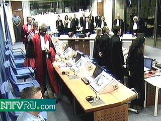 Очередное слушание по делу Слободана Милошевича прошло сегодня в Международном трибунале по бывшей Югославии в Гааге