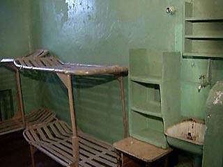 В следственном изоляторе Великого Новгорода, больше известном среди местного населения как тюрьма "Белый лебедь", открылся первый стол заказов для заключенных