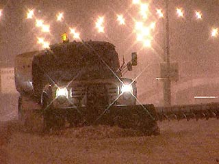 Транспортная обстановка в Москве из-за сильного снегопада значительно ухудшилась