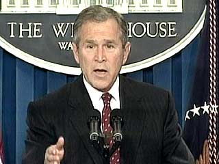 Буш неоднократно подчеркивал, что главная цель операции "Несокрушимая свобода", чтобы бен Ладен, его соратники из "Аль-Каиды" предстали перед судом