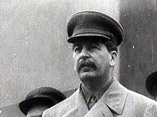 Сегодня - в день рождения Иосифа Сталина - станет, по меньшей мере, одним памятником вождю больше